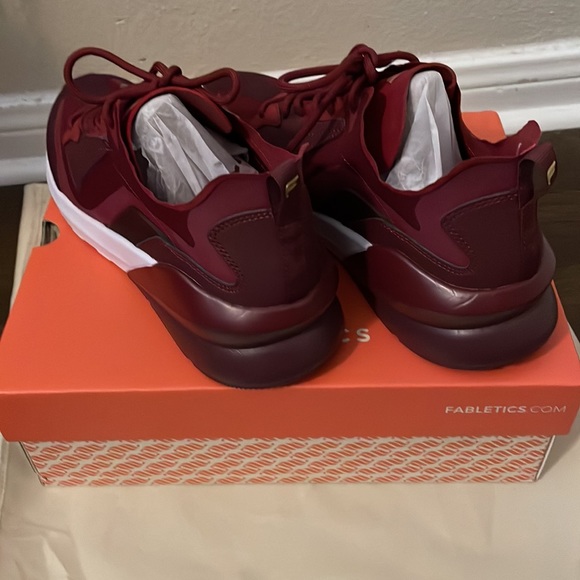 Fabletics echo performance sneaker. Size 8.5 - Picture 2 of 2